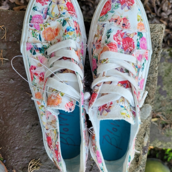 Beautiful floral Spring pair of Blowfish Malibu vegan sneaks, sz 8 in EUC - Picture 5 of 12